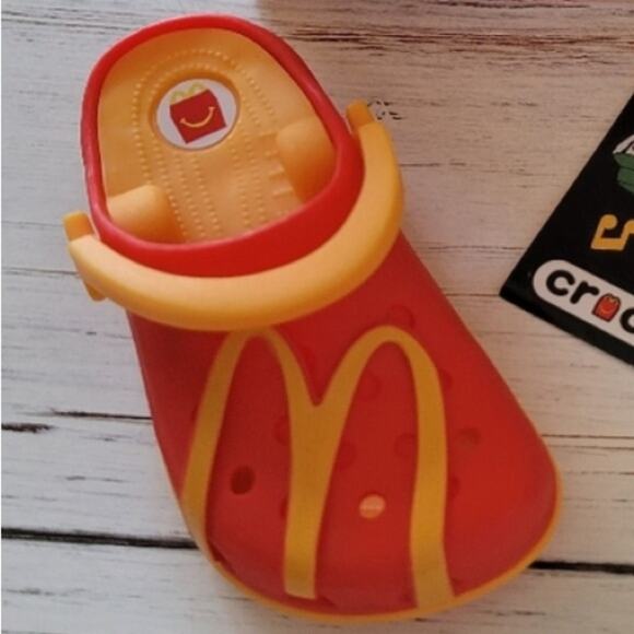 McDonald's mini Crocs Golden Arches keychain Crocs Toy 4 Collectors 2024 - Picture 1 of 3